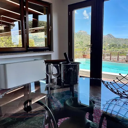 Carly Taormina With Private Pool * Trappitello